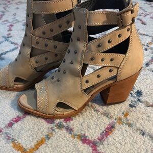 🌟Liberty Black Studded Tan Women's Open-Toe Boots